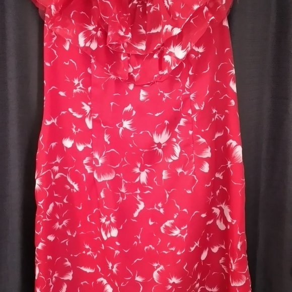 Red dress - Picture 3 of 3